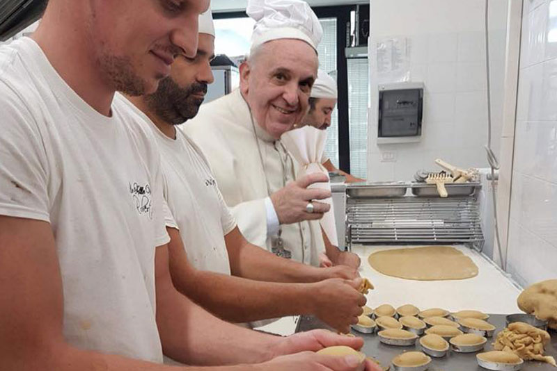 Papa Francesco ama il Salento e il suo pasticciotto